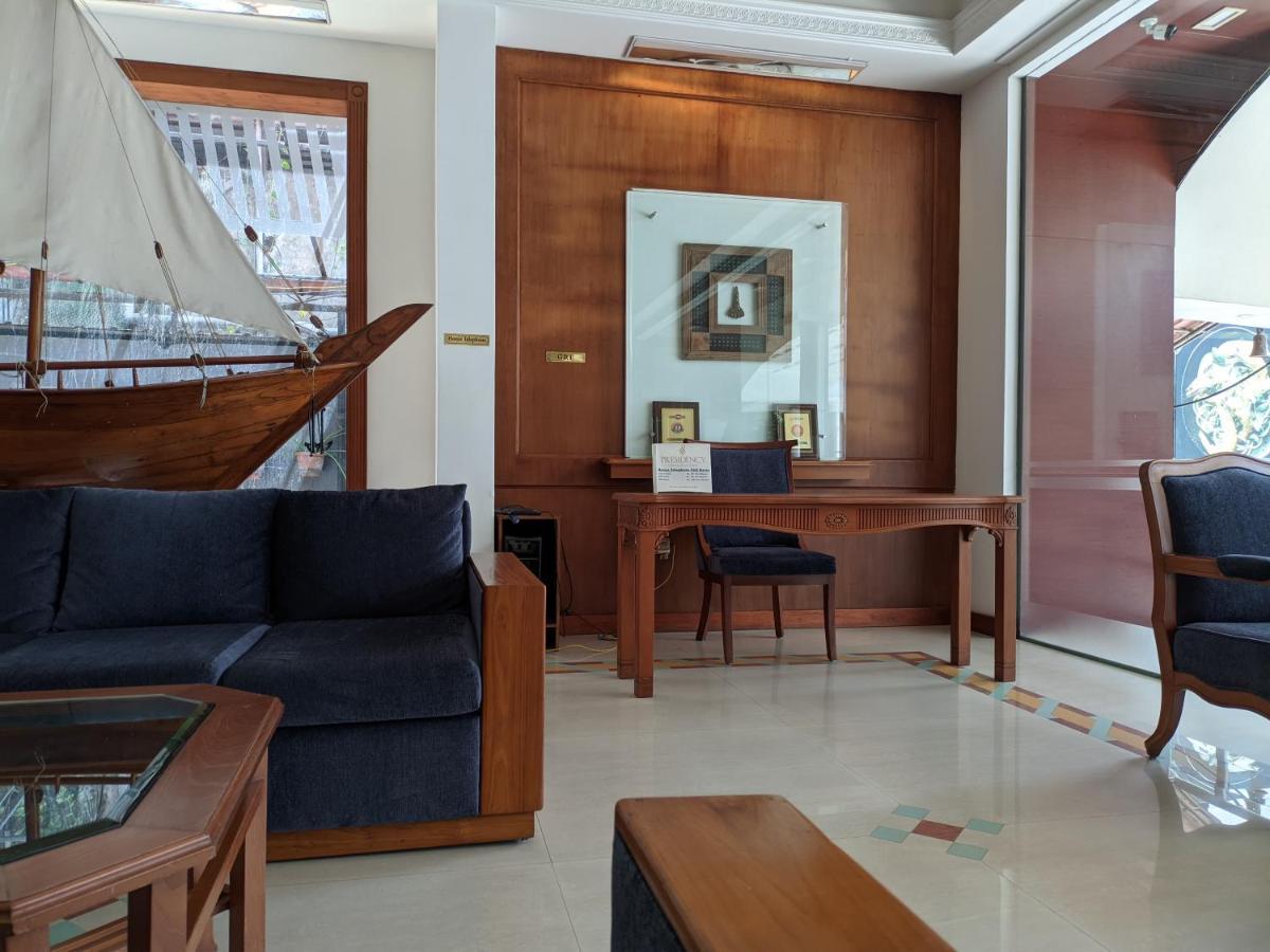 Presidency Kochi City Centre Екстериор снимка