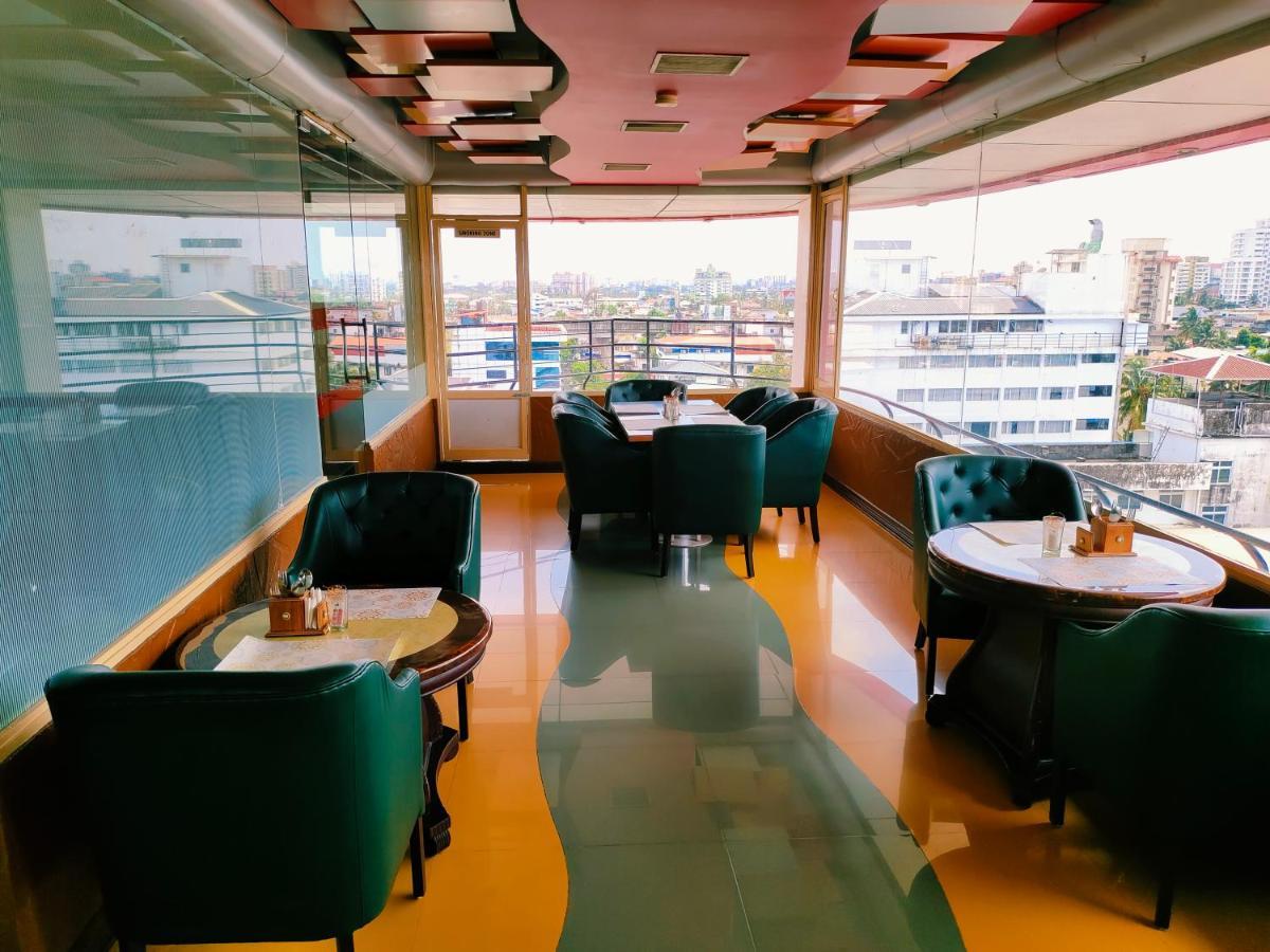 Presidency Kochi City Centre Екстериор снимка