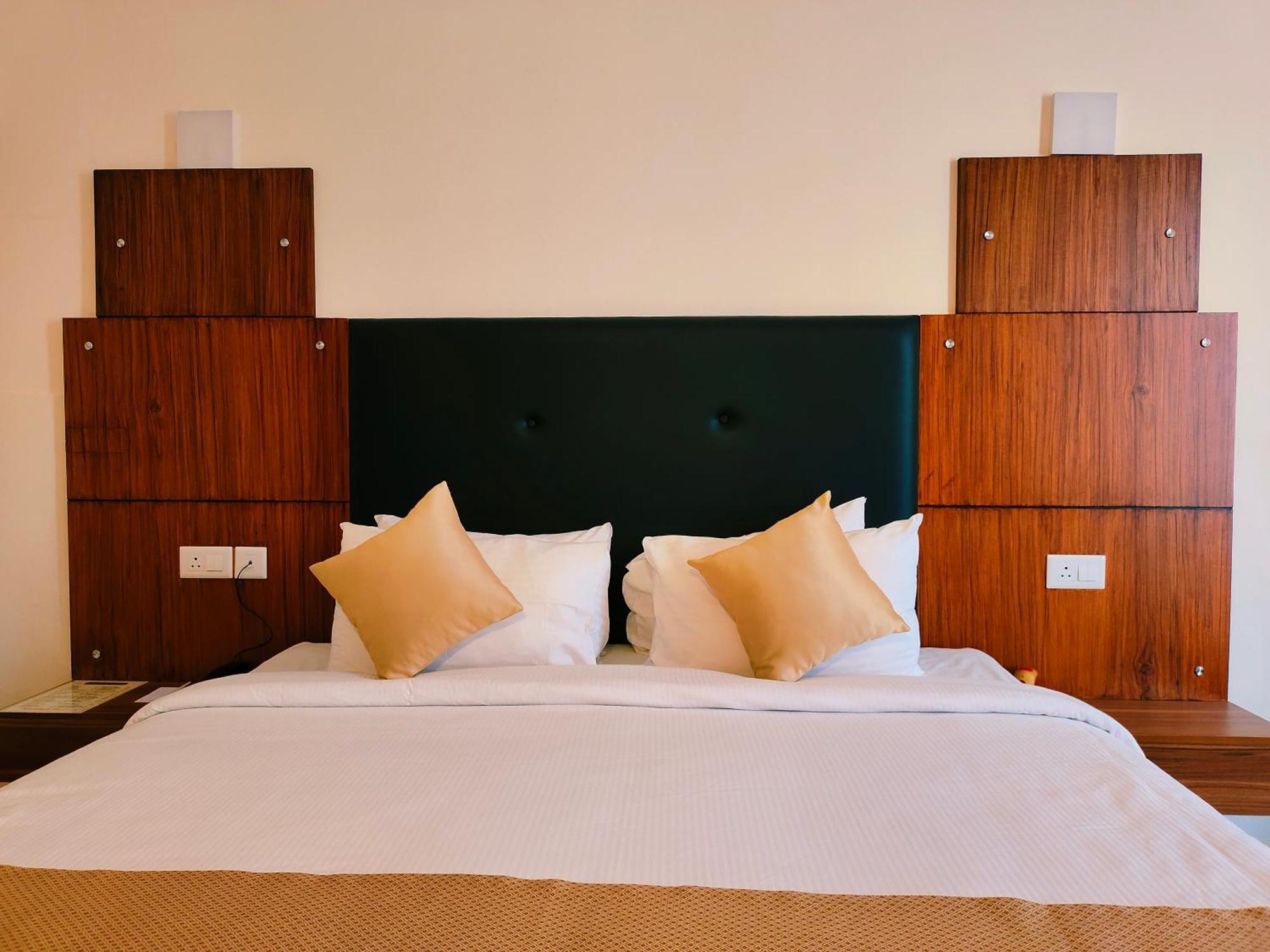 Presidency Kochi City Centre Екстериор снимка