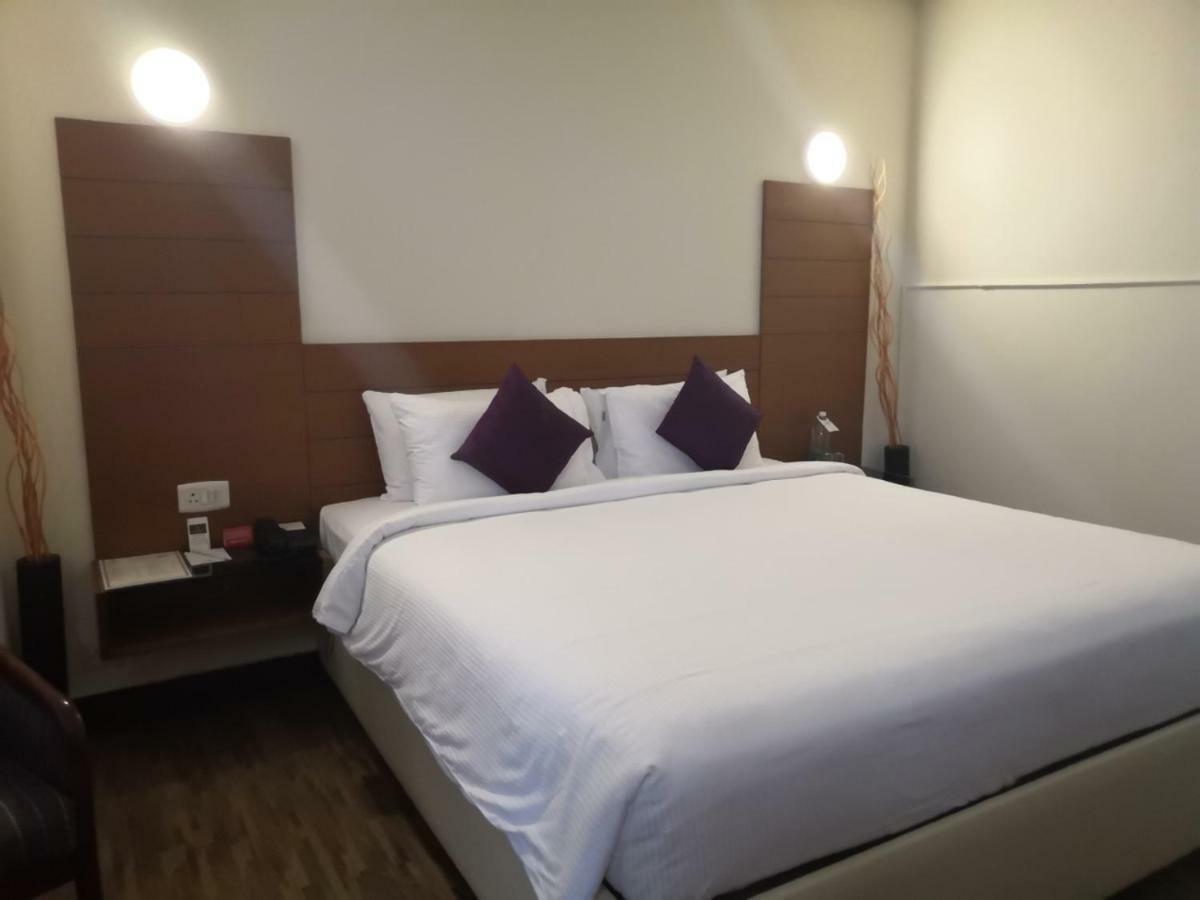 Presidency Kochi City Centre Екстериор снимка