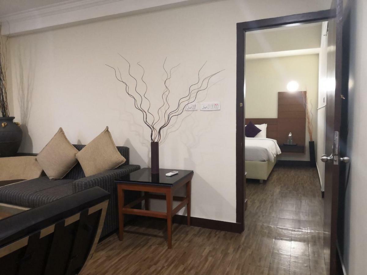 Presidency Kochi City Centre Екстериор снимка
