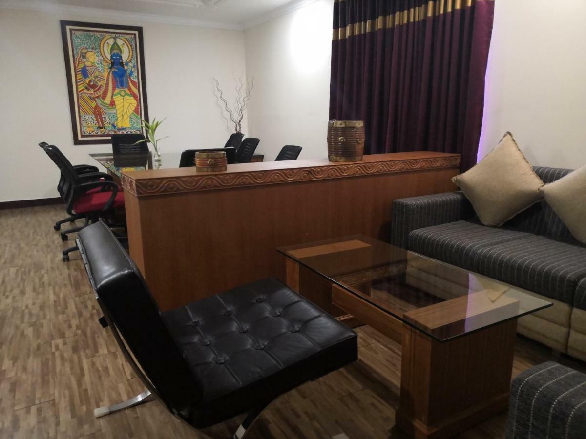 Presidency Kochi City Centre Екстериор снимка