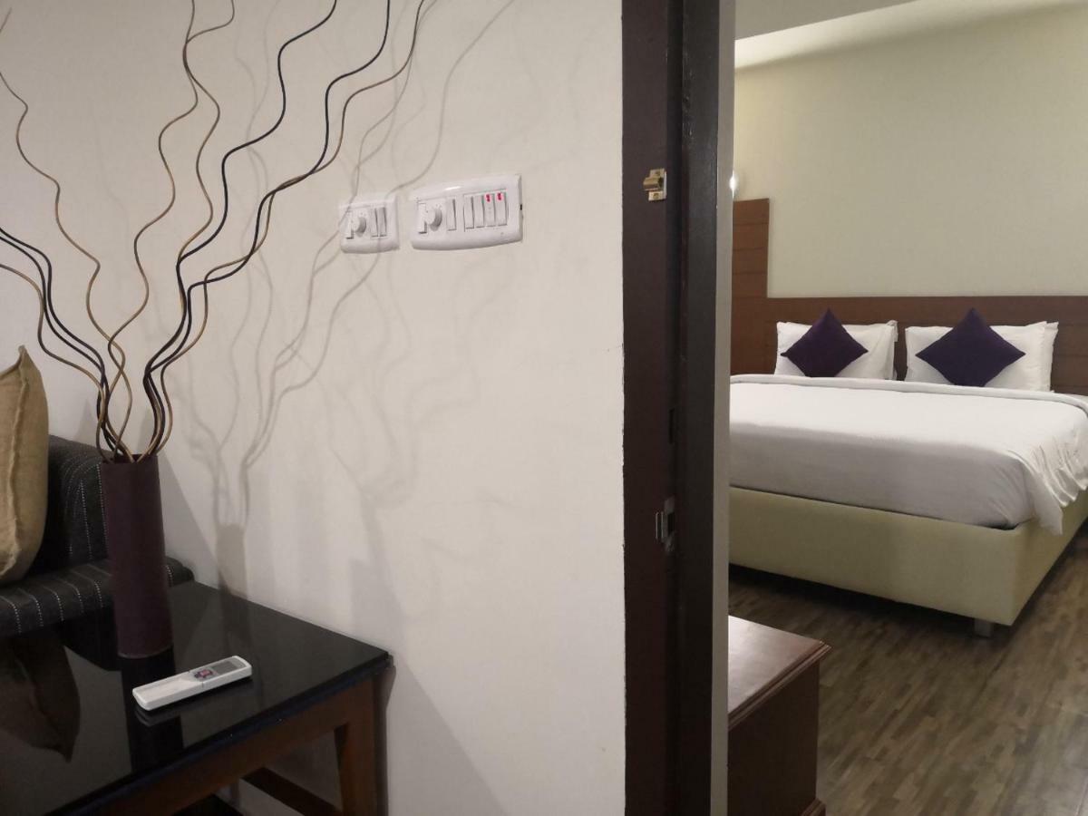 Presidency Kochi City Centre Екстериор снимка