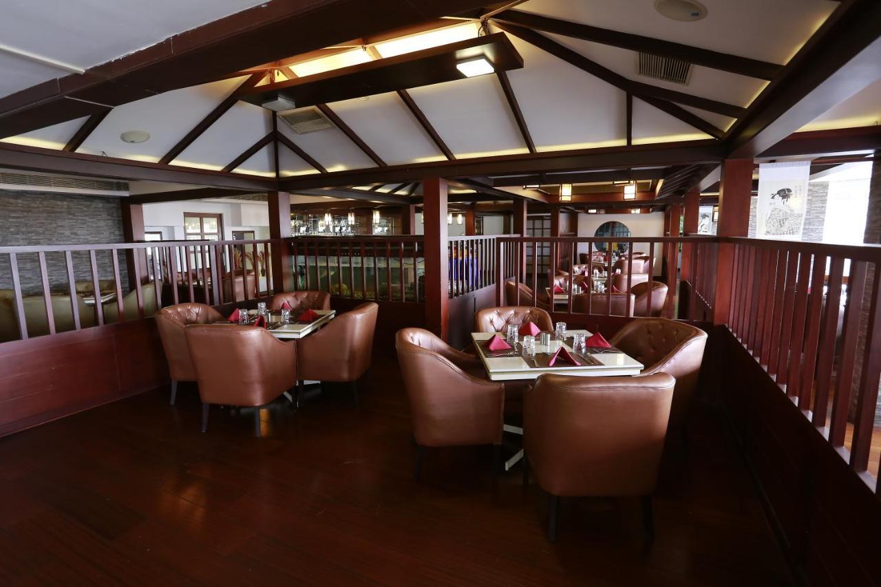 Presidency Kochi City Centre Екстериор снимка
