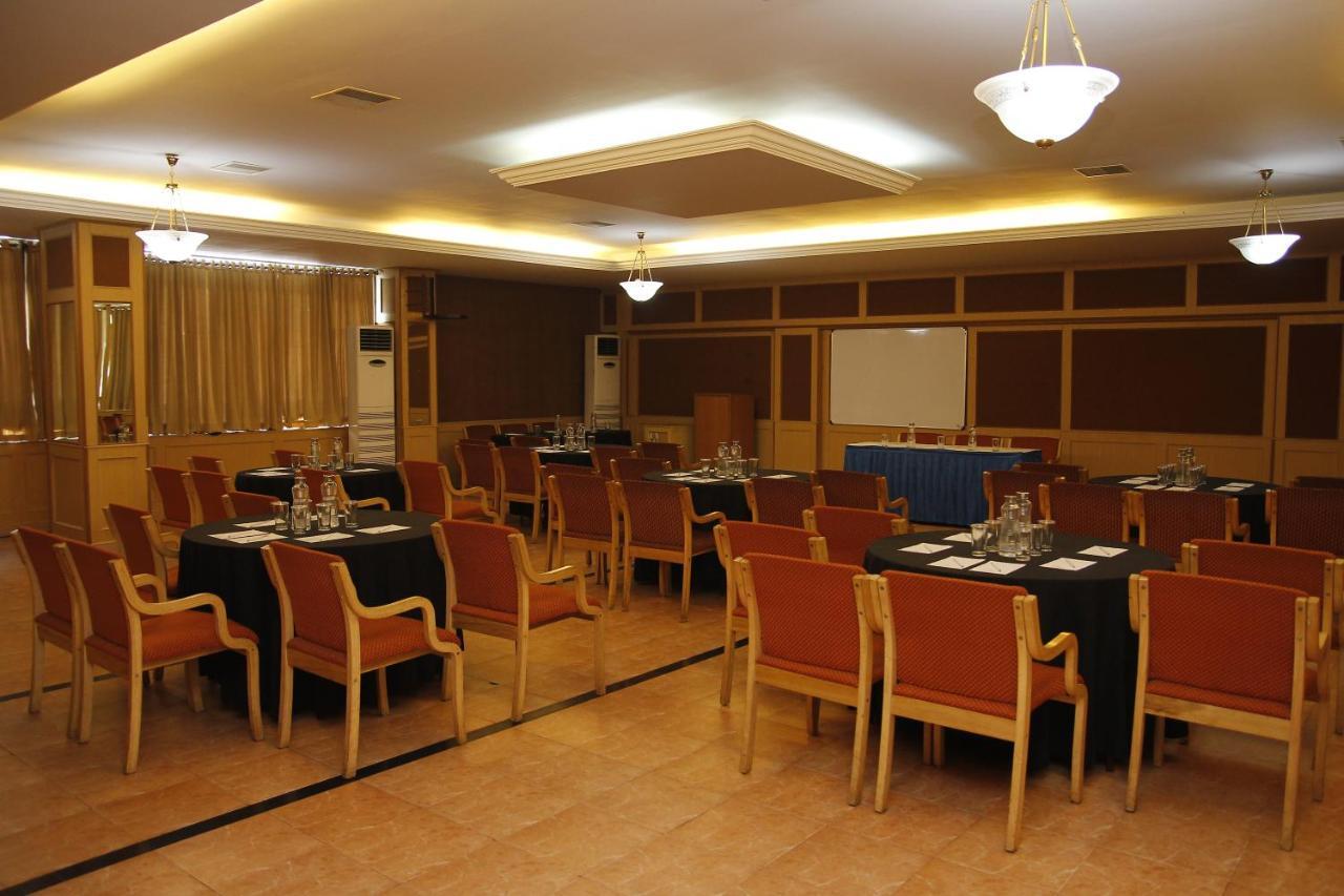 Presidency Kochi City Centre Екстериор снимка