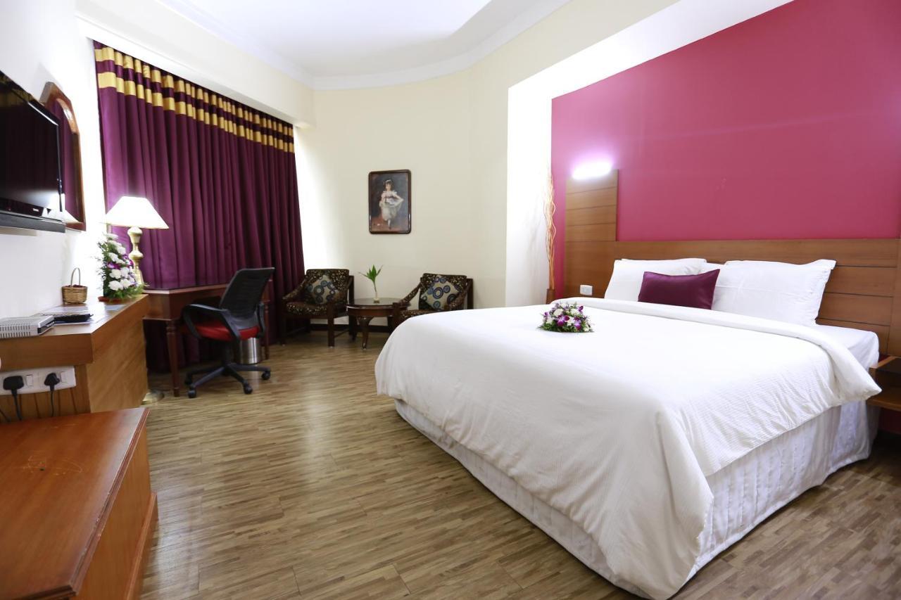 Presidency Kochi City Centre Екстериор снимка