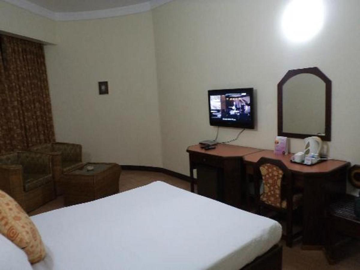 Presidency Kochi City Centre Екстериор снимка